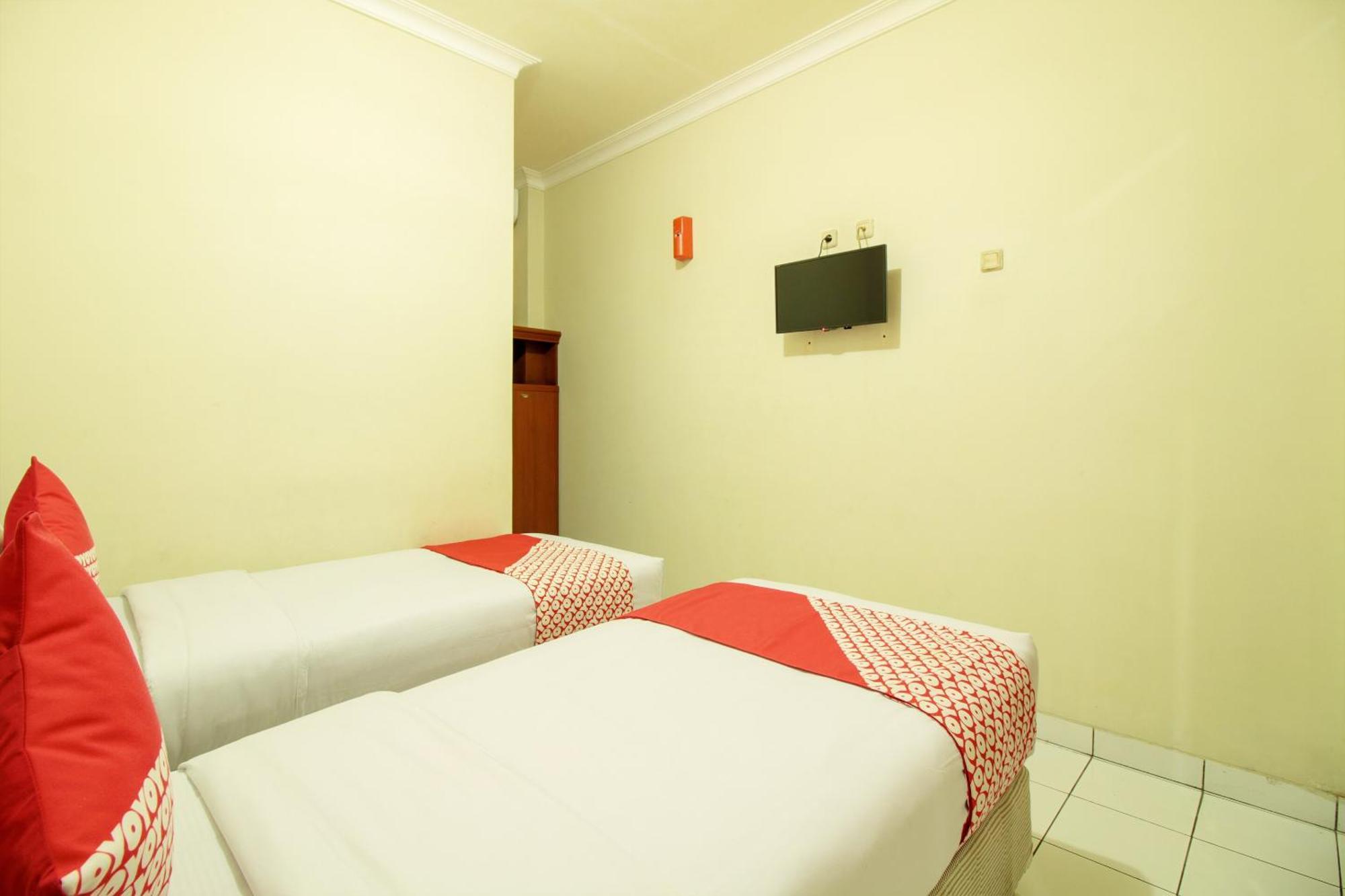Oyo 387 Alfa Guest House Tegal  Exterior foto