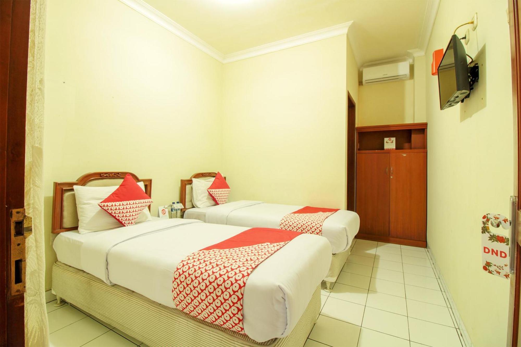 Oyo 387 Alfa Guest House Tegal  Exterior foto